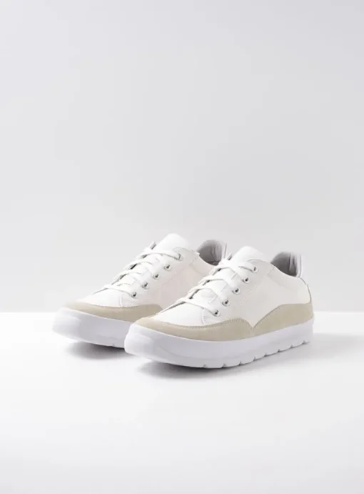 Babati - ijswit canvas/suede