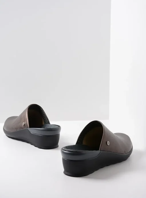 Go - brons leer