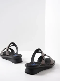 Isa - brons leer