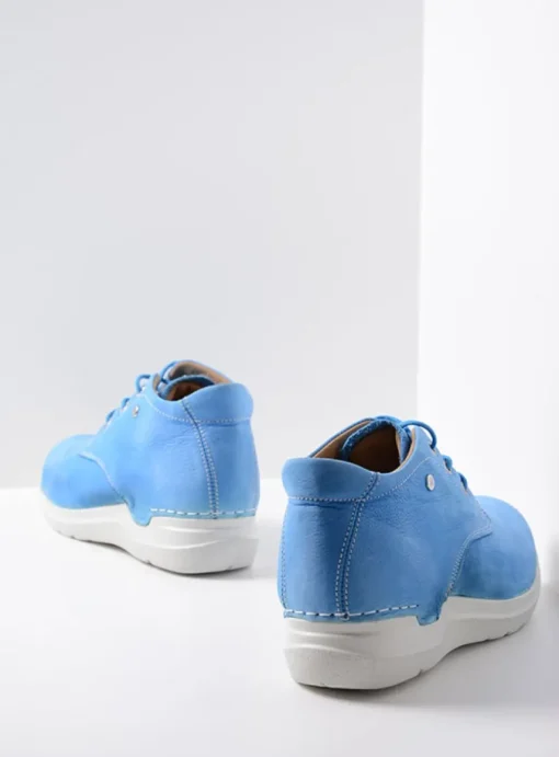 Truth DB - hemelsblauw nubuck