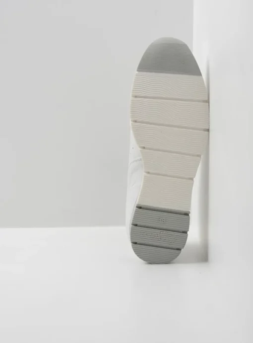 Yell XW - wit leer